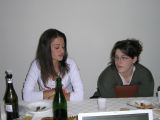 Elena e Federica confabulano